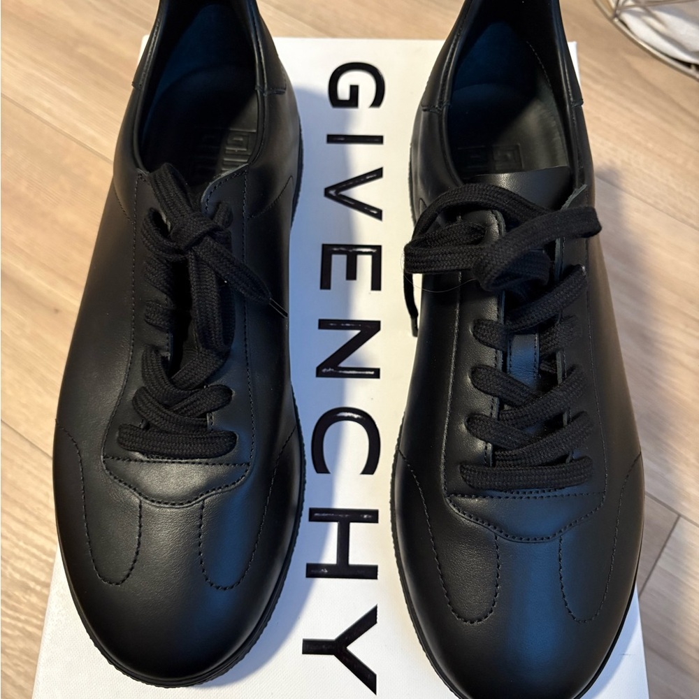 Givenchy Men's Black Leather Sneakers